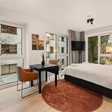 アパート Between *